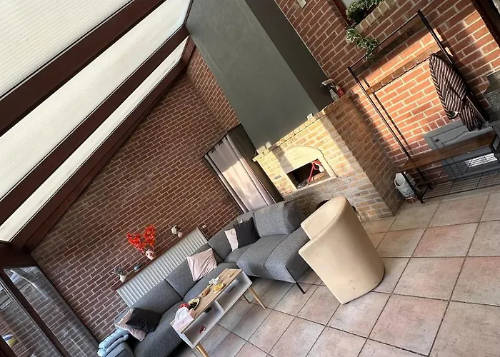 House Of Warm Hearts * Tubize